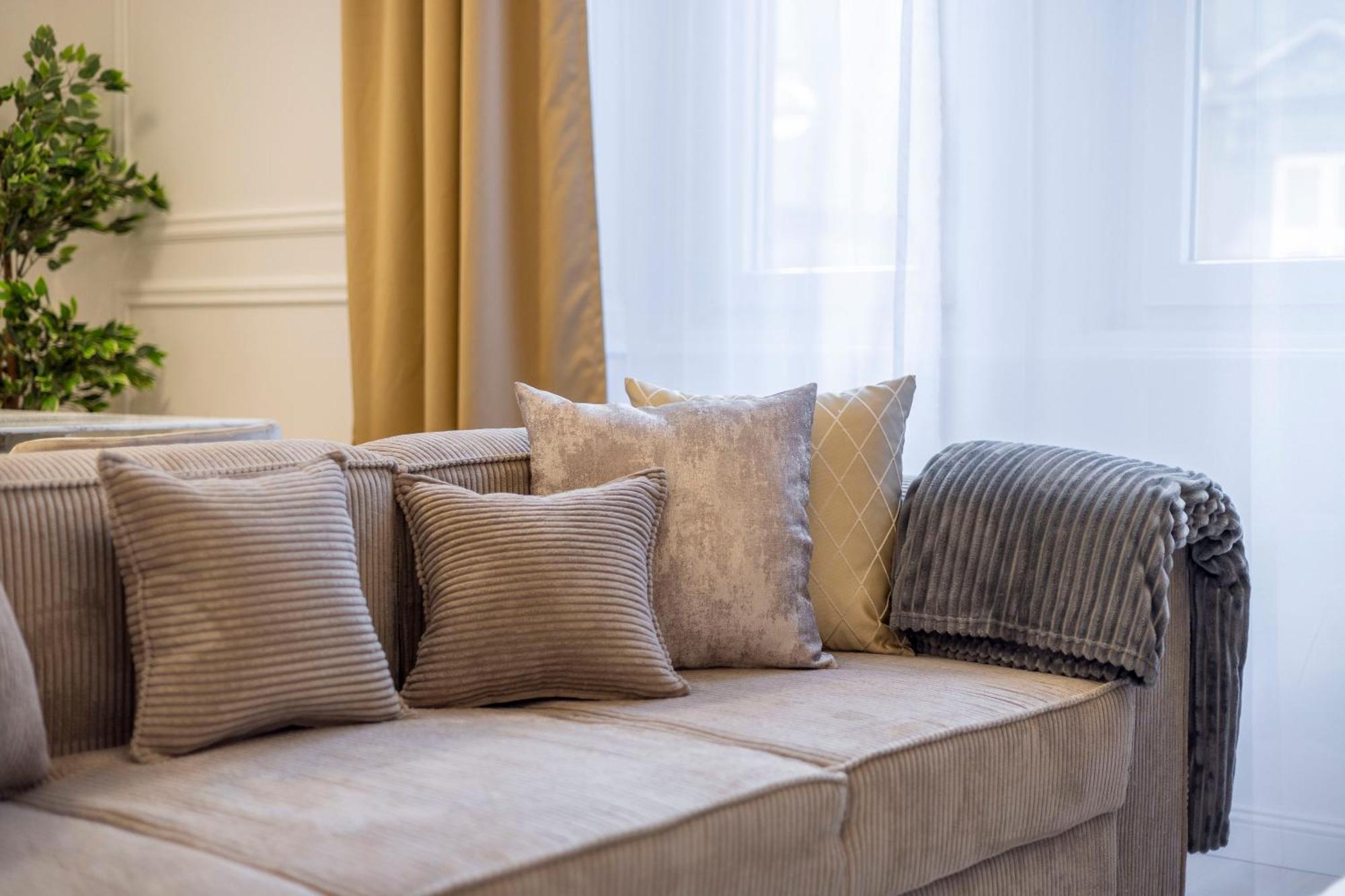 Exclusive & Prestigious Central Residence W/ Balcony Boedapest Buitenkant foto