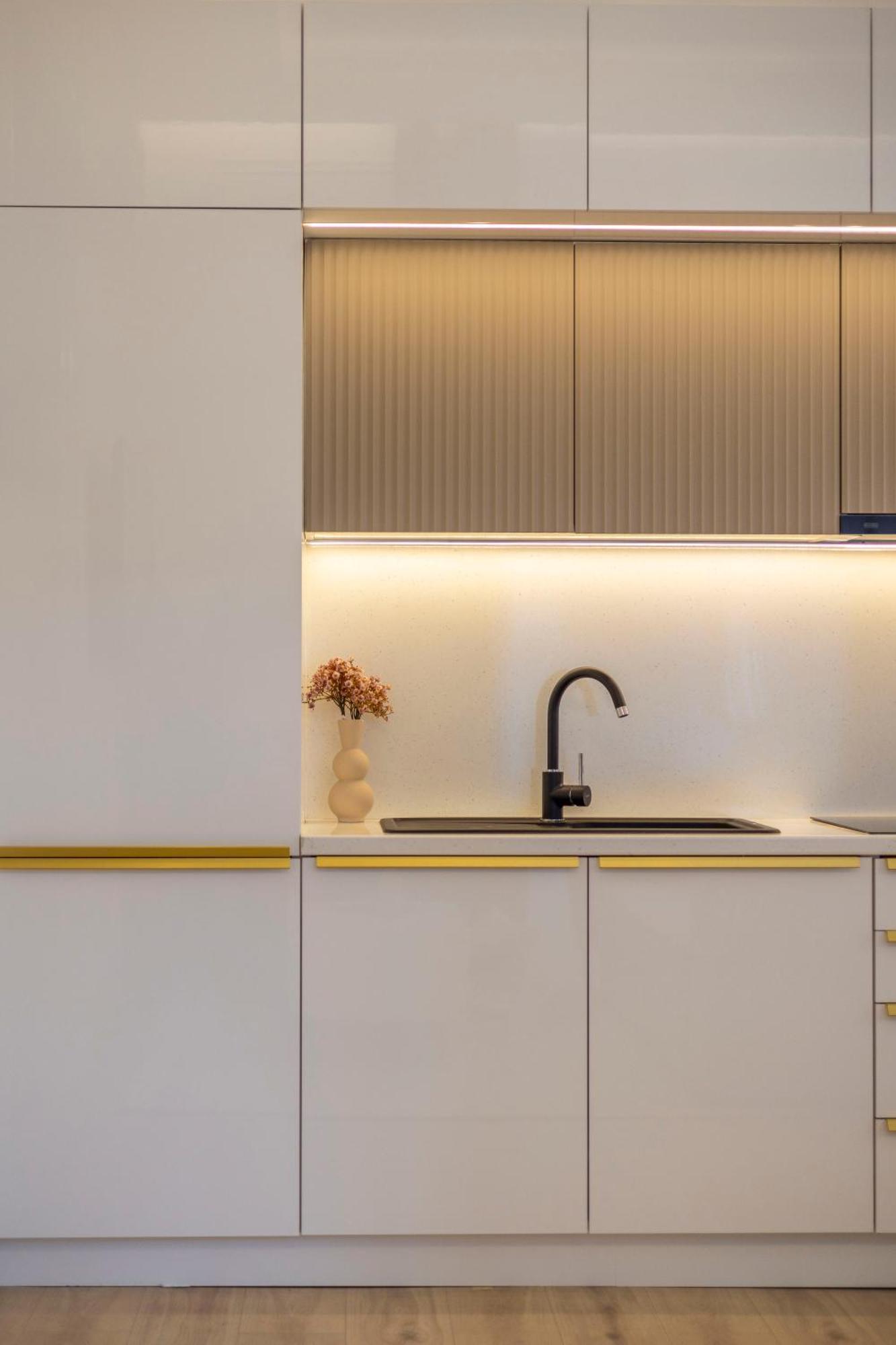 Exclusive & Prestigious Central Residence W/ Balcony Boedapest Buitenkant foto