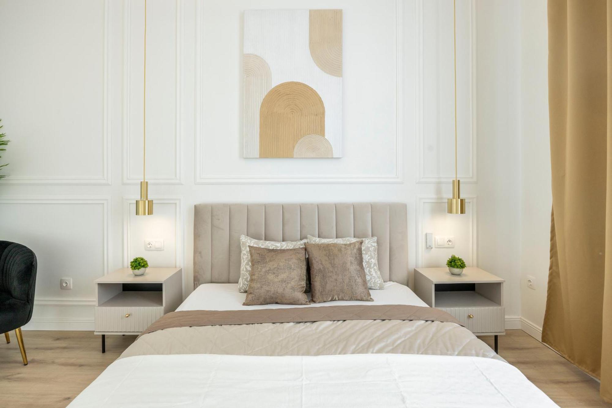 Exclusive & Prestigious Central Residence W/ Balcony Boedapest Buitenkant foto