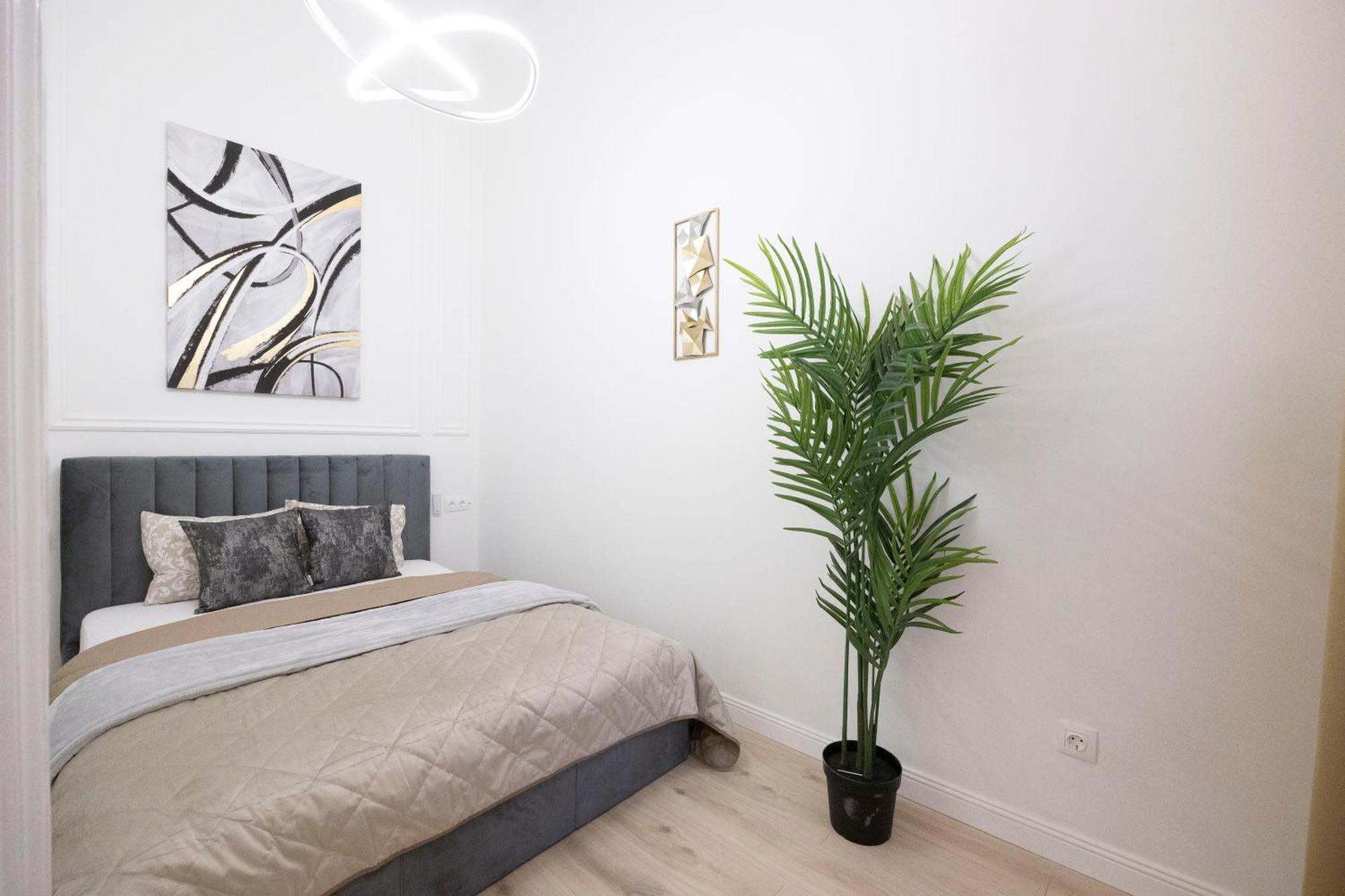 Exclusive & Prestigious Central Residence W/ Balcony Boedapest Buitenkant foto